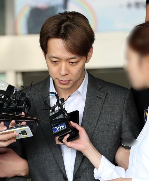 마약 투약 혐의를 받는 박유천에 대해 검찰이 징역 1년 6개월을 구형했다. 연합뉴스 제공