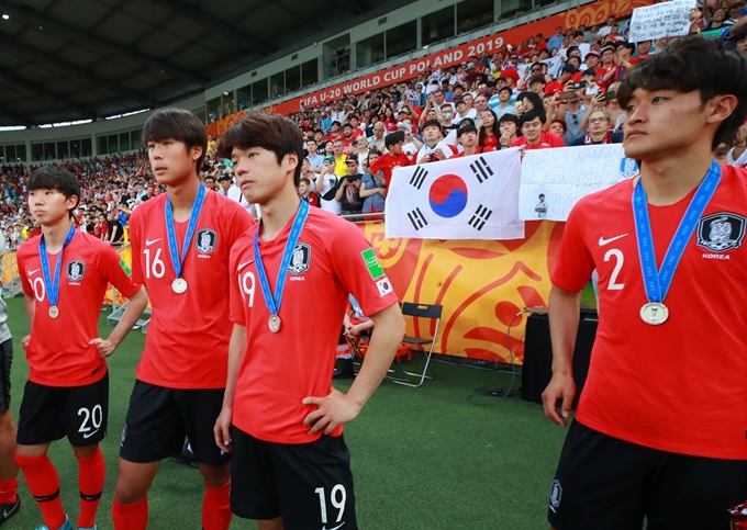 2019 국제축구연맹(FIFA) 20세 이하(U-20) 월드컵에서 준우승을 차지한 한국 대표팀 선수들. 우치(폴란드)=연합뉴스