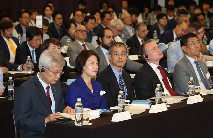 17일 오전 서울 중구 웨스틴조선호텔에서 ‘2019 국제수소에너지 콘퍼런스’가 열리고 있다. 연합뉴스