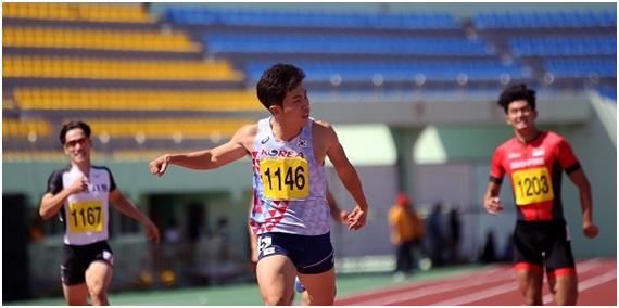 지난해 6월 전국육상선수권에서 133년 만에 한국 남자 육상 200m 기록을 바꾼 박태건. 대한육상연맹 제공