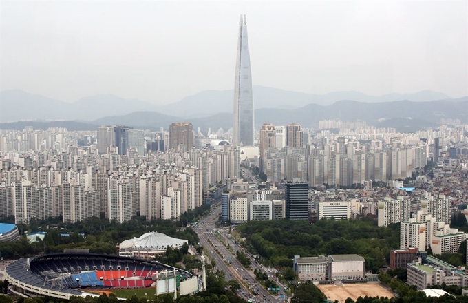 서울 삼성동 무역센터에서 바라본 송파구 전경. 연합뉴스