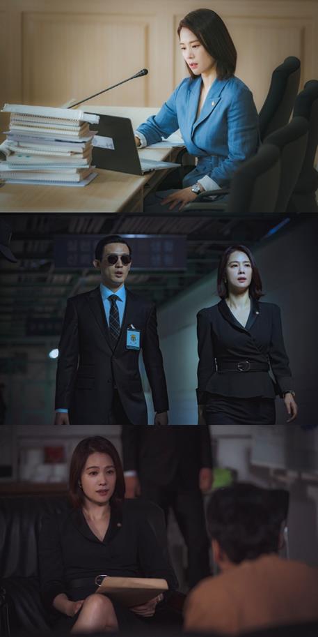 ‘왓쳐’ 김현주 스틸컷이 공개됐다. OCN 제공