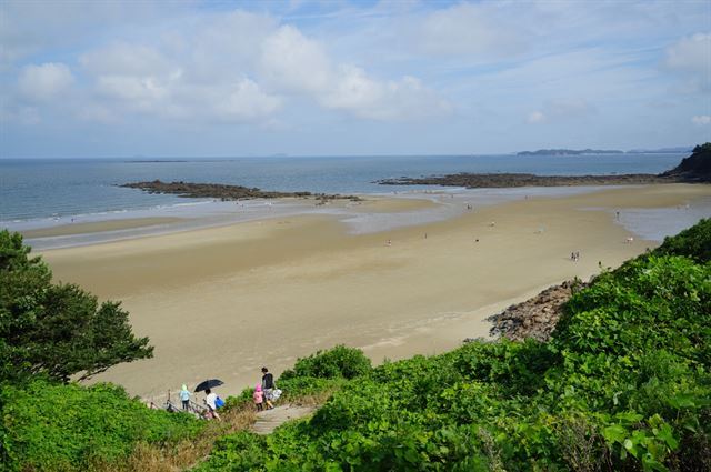 충남 보령군 오천면 삽시도 해변 모습. 대천항에서 여객선으로 40분이면 닿는다. 한국일보 자료사진