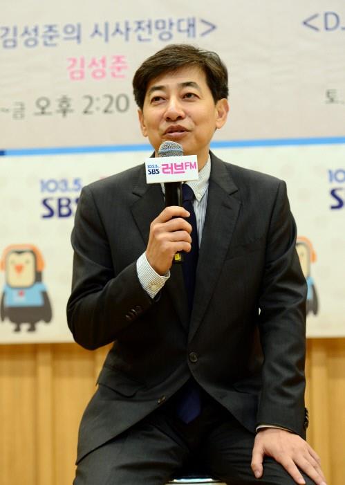 앵커 출신 김성준 SBS 논설위원이 몰카 촬영 혐의로 입건됐다는 보도가 전해졌다. SBS 제공