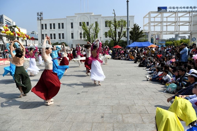 광주프린지페스티벌 개막식 장면. 2019 광주세계수영선수권대회조직위원회 제공