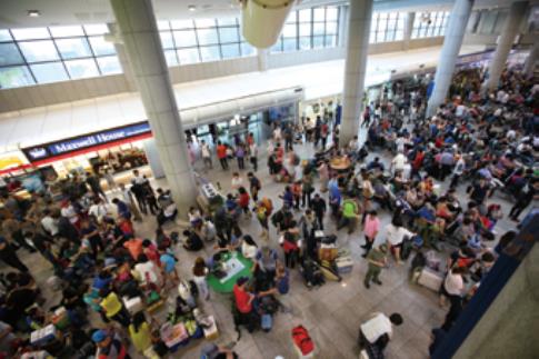 인천항 연안여객터미널 대합실. 옹진군 제공