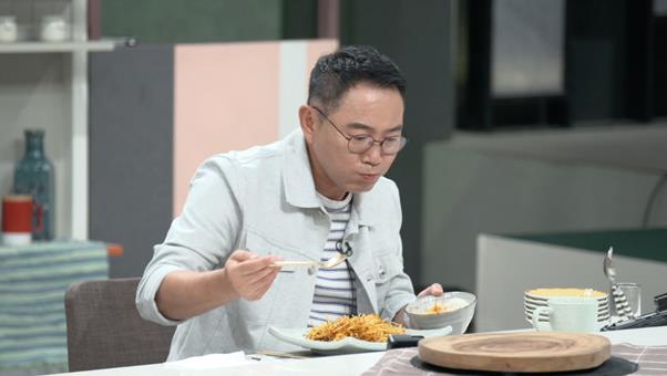 이봉원이 요리 실력을 뽐낸다. JTBC 제공