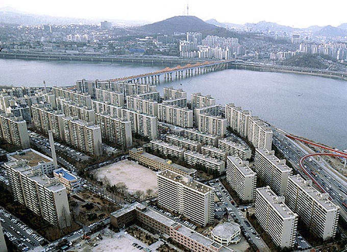 서울 강남구 압구정동 현대아파트 단지. 한국일보 자료사진