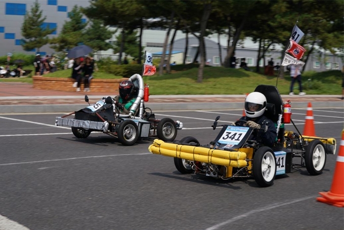 한국자동차공학회(KSAE)는 지난 16~18일 3일간 새만금군산자동차경주장에서 개최한 ‘2019 대학생 자작자동차대회’를 개최했다. 한국자동차공학회 제공