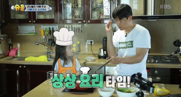 박주호가 KBS2 ‘슈퍼맨이 돌아왔다’에서 요리 실력을 뽐냈다. 방송 캡처