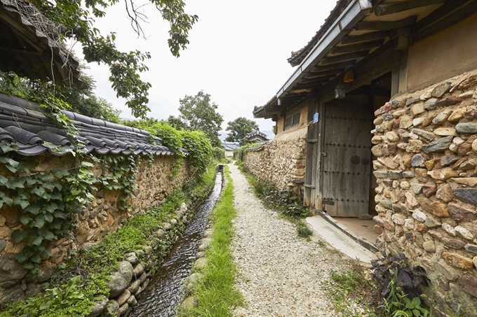 담양 창평면 삼지내마을의 돌담길. 한국관광공사 제공