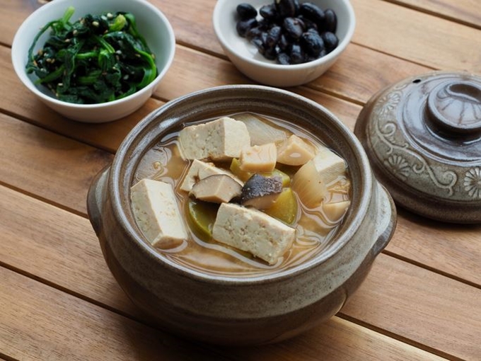 포장 두부는 대체로 질감과 맛이 부드러운 편이어서 부침보다는 그나마 찌개에 활용하는 게 낫다. 게티이미지뱅크