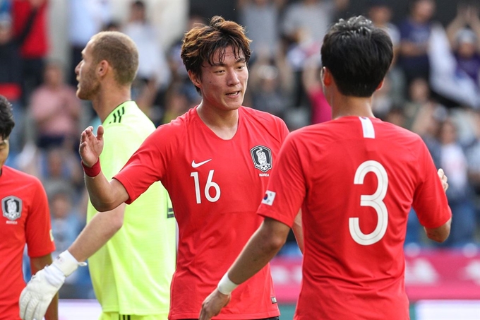 황의조가 5일 터키 이스탄불 파티흐 테림 스타디움에서 열린 축구 국가대표팀 평가전 한국과 조지아 경기에서 후반전 역전골을 넣고 기뻐하고 있다. 이스탄불=뉴스1