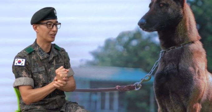 군견의 더 나은 복지 개선에 적극적인 의지를 보인 박창보 훈련소장. 동그람이 한송아