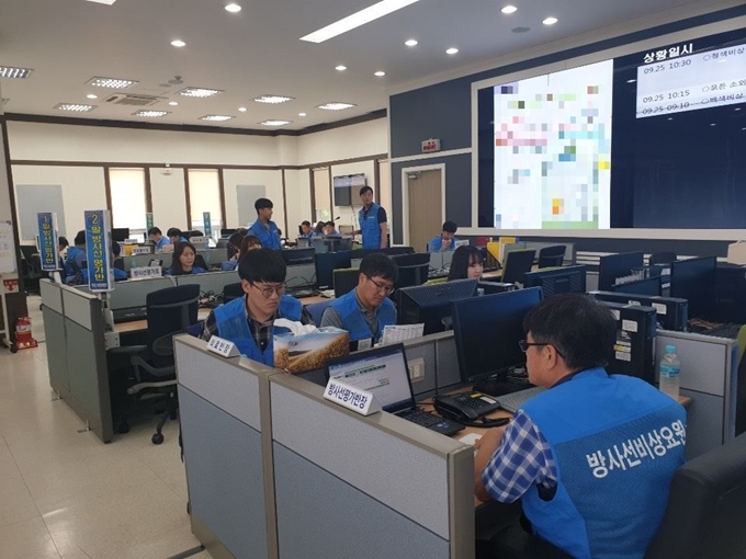 한울원전 비상요원들이 25일 방사선 비상사고 수습 훈련을 하고 있다. 한울원전 제공