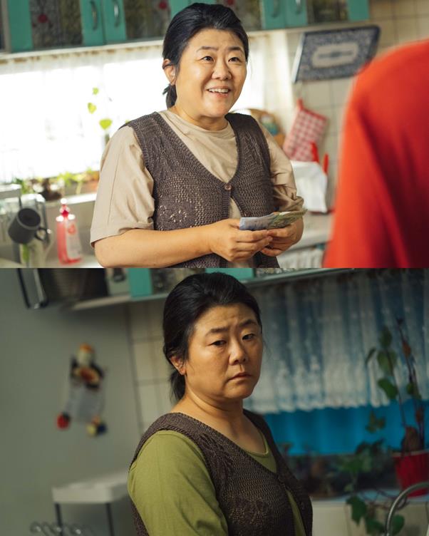 ‘동백꽃 필 무렵’ 이정은 스틸컷이 공개됐다. 팬엔터테인먼트 제공