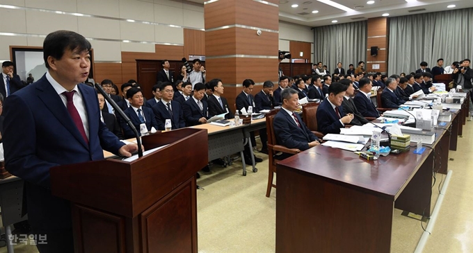 7일 서초동 서울고등검찰청에서 열린 국회 법제사법위원회의 서울고검, 서울중앙지검 등에 대한 국감에서 배성범 서울중앙지검장이 업무보고를 하고 있다. 서재훈 기자