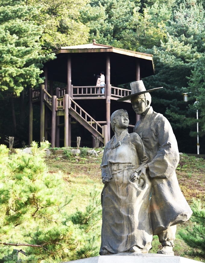 박달재에서 가장 큰 조각상 역시 ‘박달과 금봉’이다.