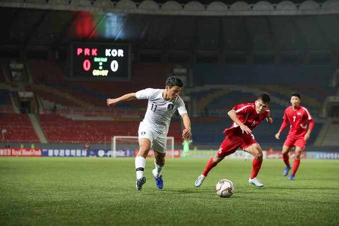 15일 평양 김일성경기장에서 2022 FIFA 카타르 월드컵 아시아 2차 예선 H조 3차전 한국과 북한의 경기가 열리고 있다. 대한축구협회제공