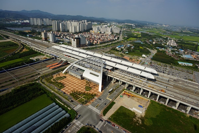 KTX오송역. 이 일대 71만 ㎡가 역세권으로 개발된다. 충북도 제공