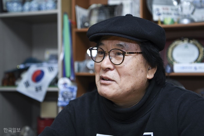 [저작권 한국일보] 노래 '독도는 우리땅'을 부른 가수이자 독도 명예주민인 정광태(64)씨가 23일 오후 경기 고양시 (사)영토지킴이 독도사랑회 사무실에서 본보 기자와 인터뷰하고 있다. 이한호 기자