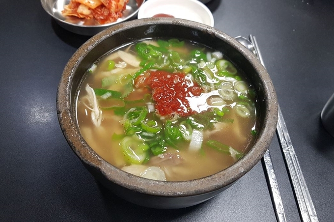 다락투에선 인위적인 조미료 맛이 별로 없는 깔끔한 국물을 즐길 수 있다. 김민준 인턴기자