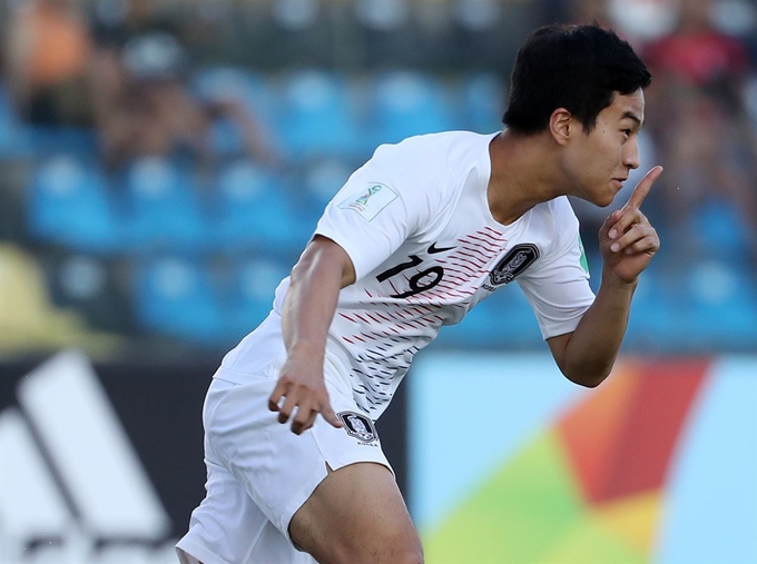 한국 17세 이하 축구대표팀의 백상훈이 2일 오후(현지시간) 브라질 비토리아 에스타지우 클레베르 안드라지 경기장에서 열린 '2019 FIFA U-17 월드컵' 조별예선 3차전에서 칠레를 상대로 선제골을 넣은 뒤 기뻐하고 있다. 비토리아(브라질)=연합뉴스