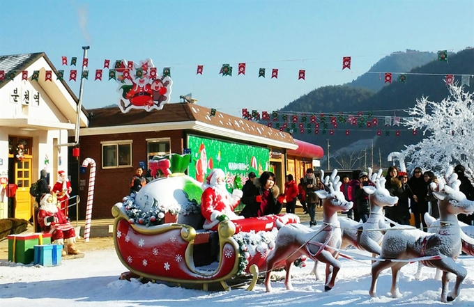 산타마을로 꾸며진 봉화 분천역. 코레일관광개발 제공