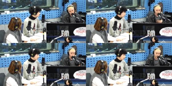 골든이 SBS 파워FM ‘최화정의 파워타임’에서 태양과의 친분을 자랑했다. 방송 캡처