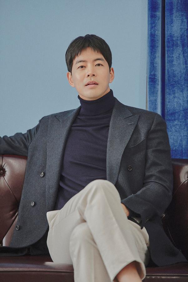 배우 이상윤이 ‘VIP’ 속 박성준과 온유리의 불륜 관계에 대한 솔직한 생각을 밝혔다. 제이와이드컴퍼니 제공