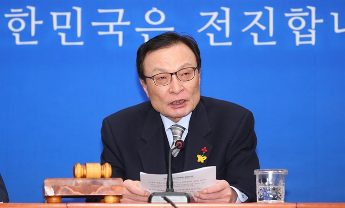 이해찬 더불어민주당 대표가 30일 서울 여의도 국회에서 열린 더불어민주당 최고위원회에서 발언하고 있다. 뉴시스