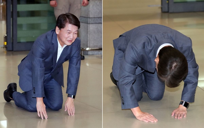 안철수 바른미래당 전 대표가 19일 오후 인천국제공항 1터미널을 통해 1년 4개월여 만에 귀국, 지지자들을 향해 절하고 있다. 뉴스1