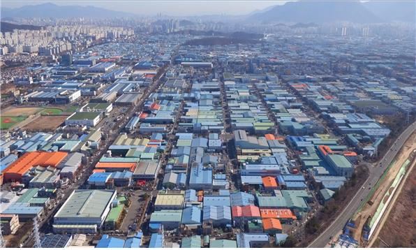 외국인 근로자 비율이 높은 대구 성서산업단지 전경. 한국일보 자료사진