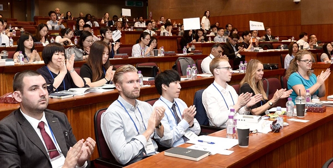 코트라 해외무역관 지사화 서비스 전담직원들이 한국을 방문해 교육을 받고 있는 모습. 코트라 제공