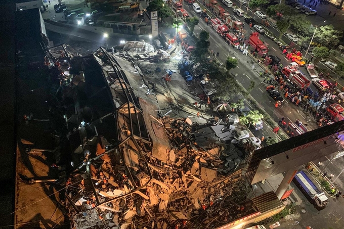 중국 푸젠성 취안저우시 호텔 붕괴 현장. AFP 연합뉴스