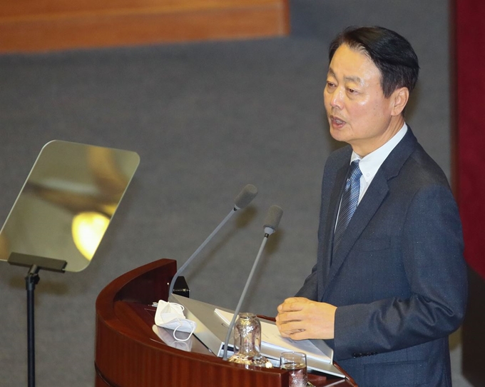 한선교 미래한국당 대표가 3일 국회 본회의에서 비교섭단체 대표발언을 하고 있다. 연합뉴스