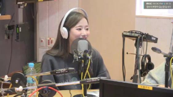 이나은이 MBC FM4U ‘정오의 희망곡 김신영입니다’에서 김신영이 된다면 하고 싶은 일에 대해 말했다. 방송 캡처