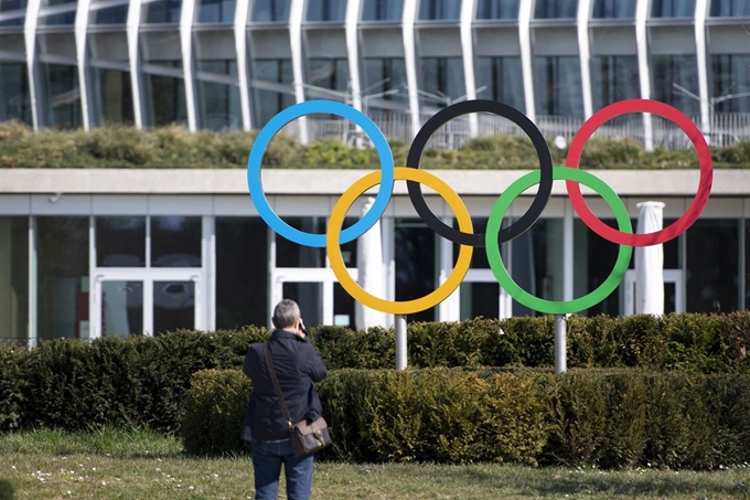 IOC가 17일 스위스 로잔에서 집행위원회를 열었다. 로잔=EPA 연합뉴스