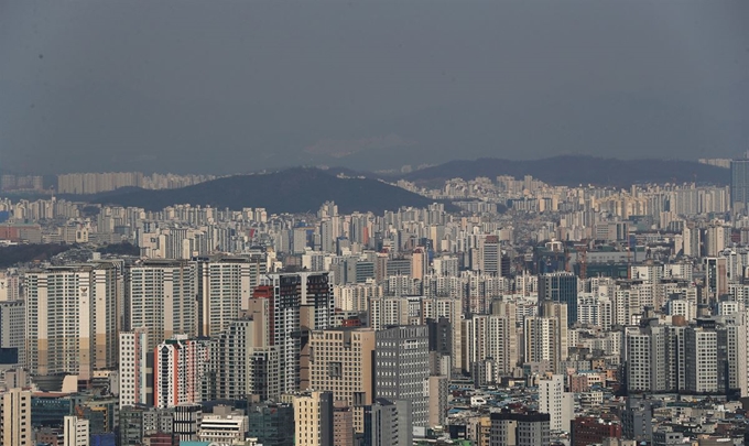 남산에서 바라본 서울시내 아파트 밀집 지역. 연합뉴스