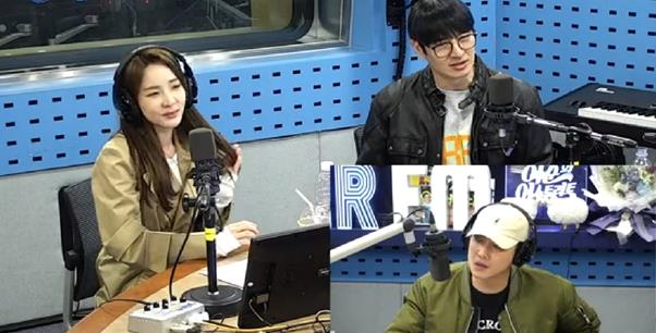 산다라박(왼쪽)과 손호영이 SBS 파워FM ‘이준의 영스트리트’에서 게스트로 활약했다. 방송 캡처