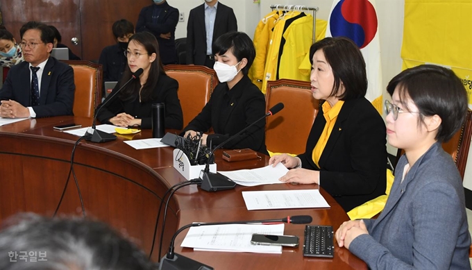 심상정 정의당 대표가 16일 국회에서 열린 중앙선대위 해단식에서 발언하고 있다. 오대근 기자