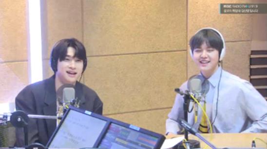 남도현(오른쪽)이 MBC FM4U ‘정오의 희망곡 김신영입니다’에서 입담을 뽐냈다. 보이는 라디오 캡처