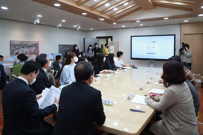 경기 남양주시와 서울 강남구의 교육협력 업무협약과 관련, 인터넷 방송 시연 모습. 남양주시 제공