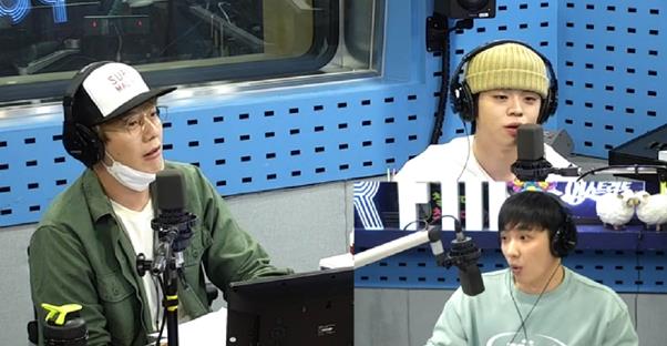 그리(오른쪽)가 SBS 파워FM ‘이준의 영스트리트’에서 아버지에 대해 이야기했다. 보이는 라디오 캡처