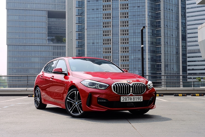 BMW 118d M 스포츠 패키지는 여전히 매력적인 효율성을 자랑했다.