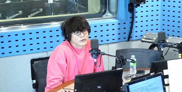 성시경이 SBS 파워FM ‘아름다운 이 아침 김창완입니다’에서 입담을 뽐냈다. 보이는 라디오 캡처