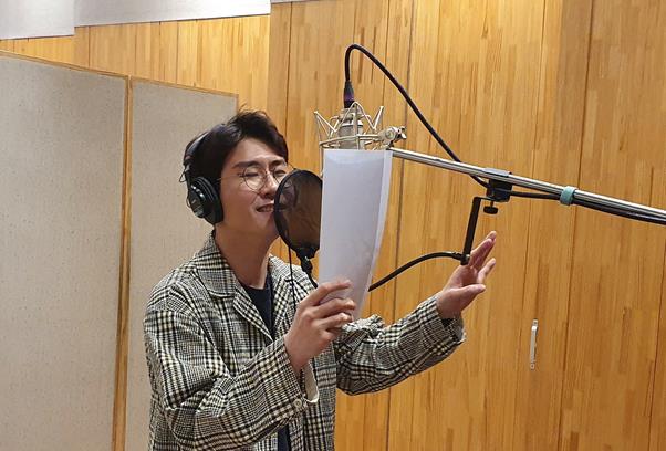 '미스터트롯' 출신 영탁이 '꼰대인턴' OST 첫 주자로 나섰다. 뉴에라프로젝트 제공