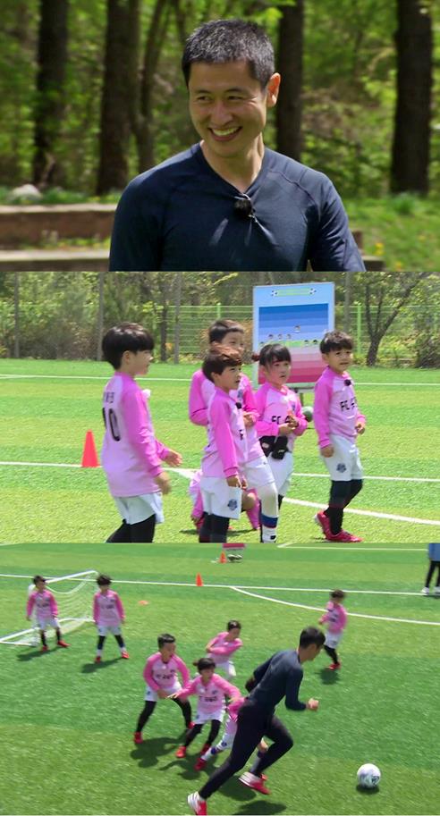 이영표와 슛돌이들의 축구 대결이 공개된다. KBS2 제공