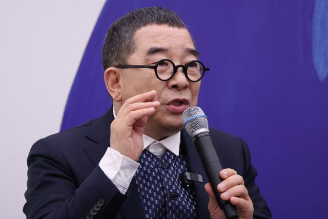 한국일보 보도 이미지 - 김수철 화가 데뷔