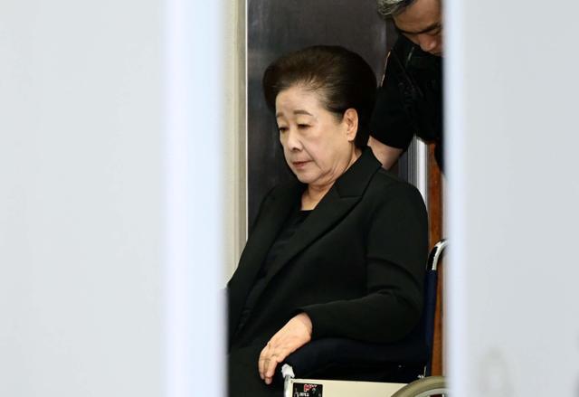 통일교 윤영호 "한학자 측, '유리한 진술 해주면 교단 복권' 강요·회유... - 뉴스 썸네일 이미지